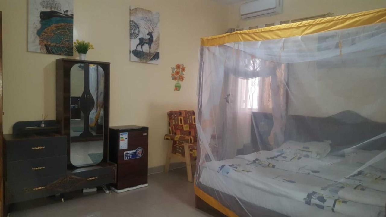 Appartement Julianna Home-ouest Foire-yoff *